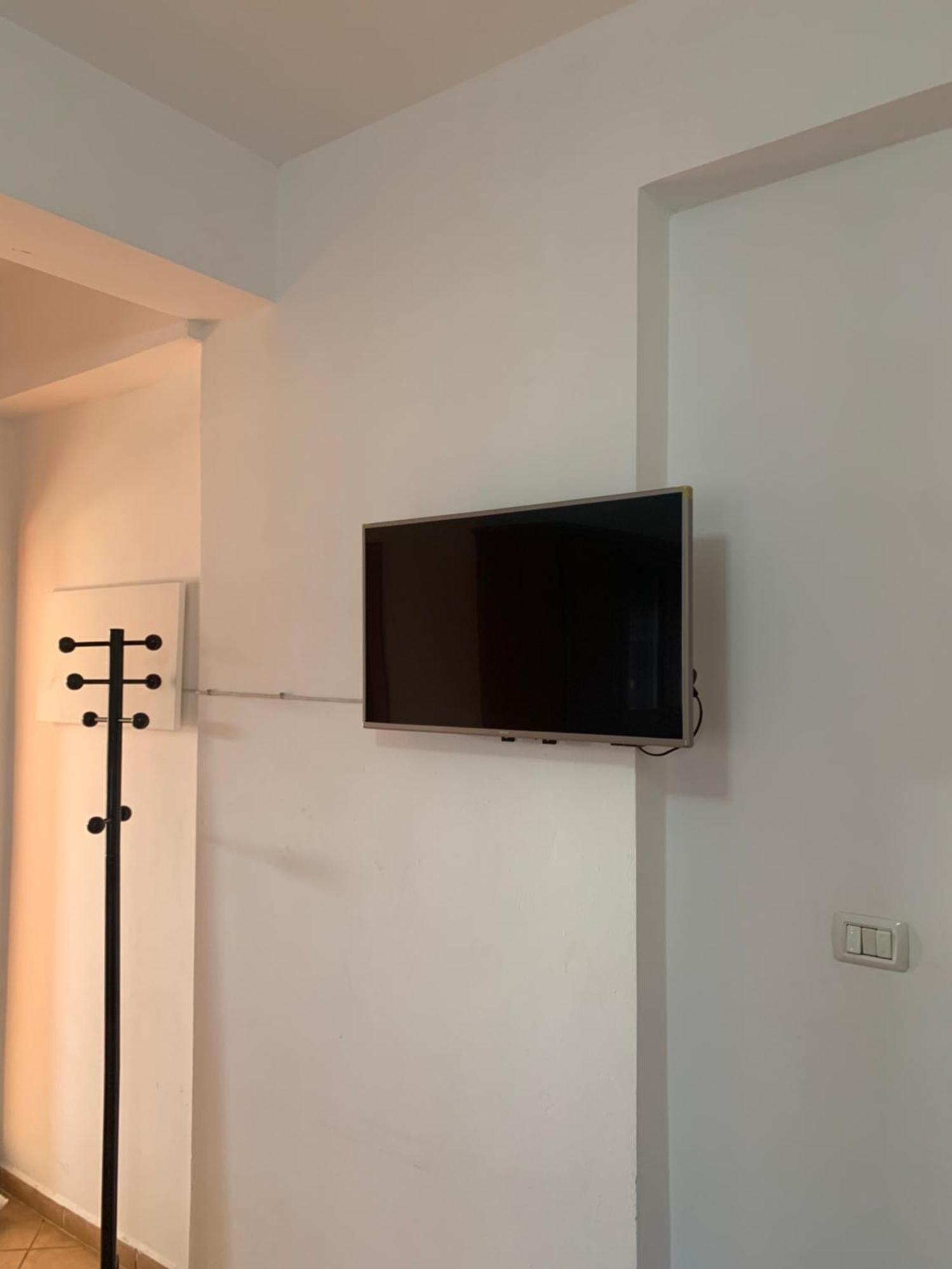Guest - Sea Breeze Apartments Sarandë Buitenkant foto
