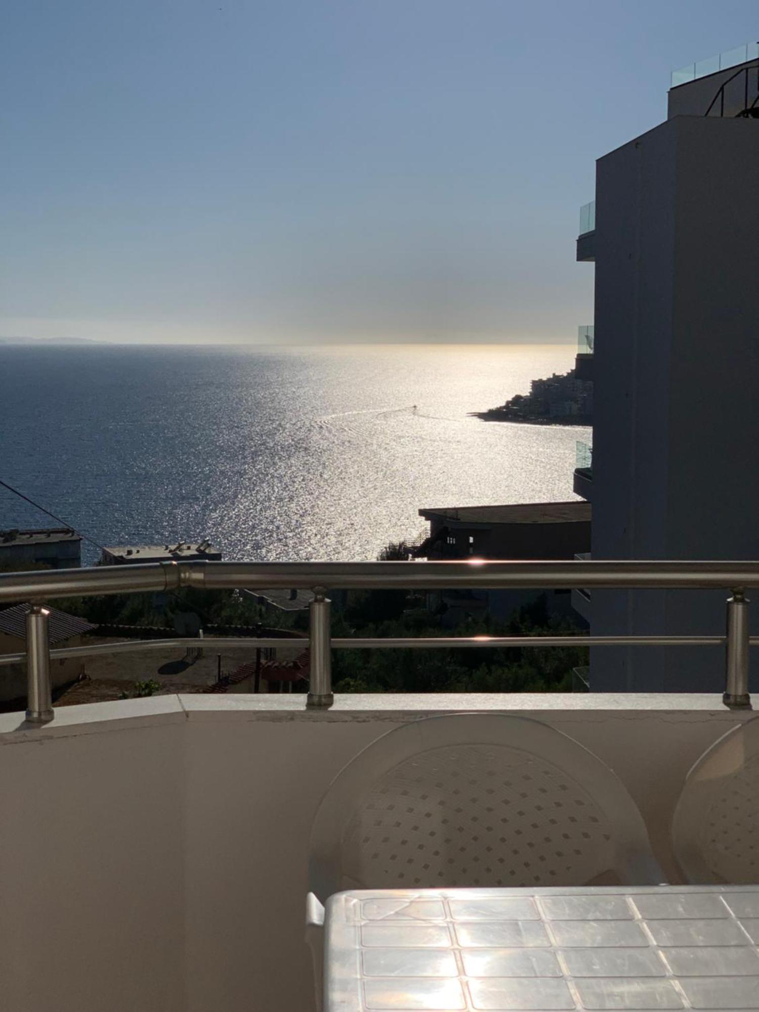 Guest - Sea Breeze Apartments Sarandë Buitenkant foto